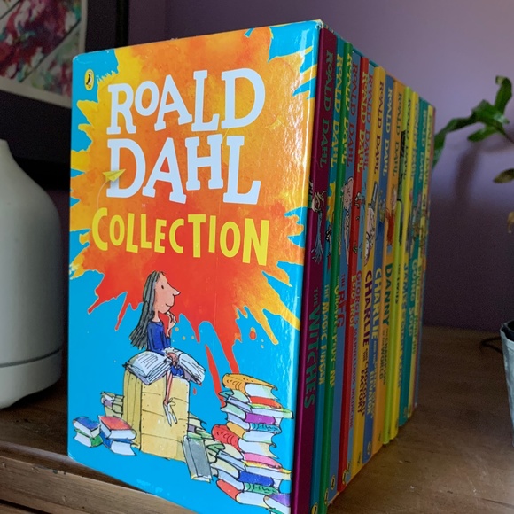 Roald Dahl book collection - Picture 1 of 3